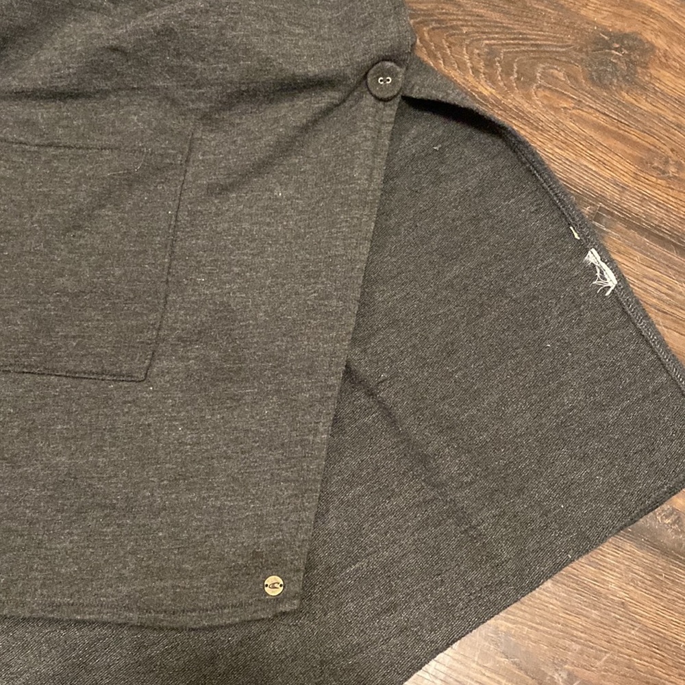 O’Neill Hooded Poncho - Picture 3 of 4